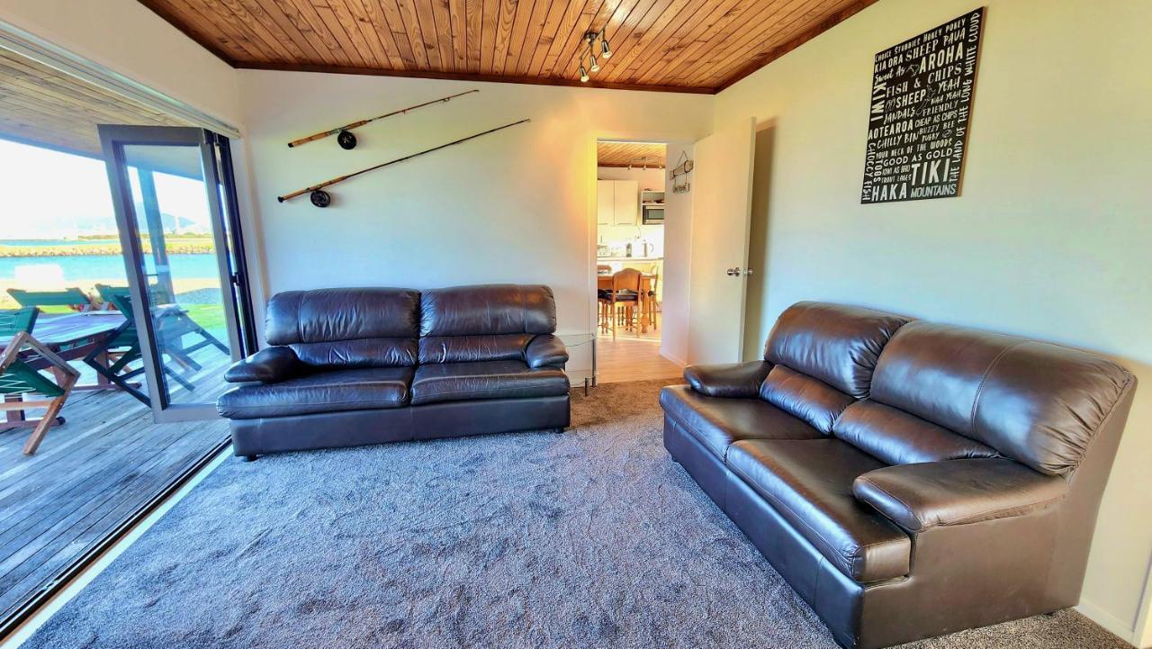 The Sunrise Bach - One Tree Point Holiday Home Екстериор снимка